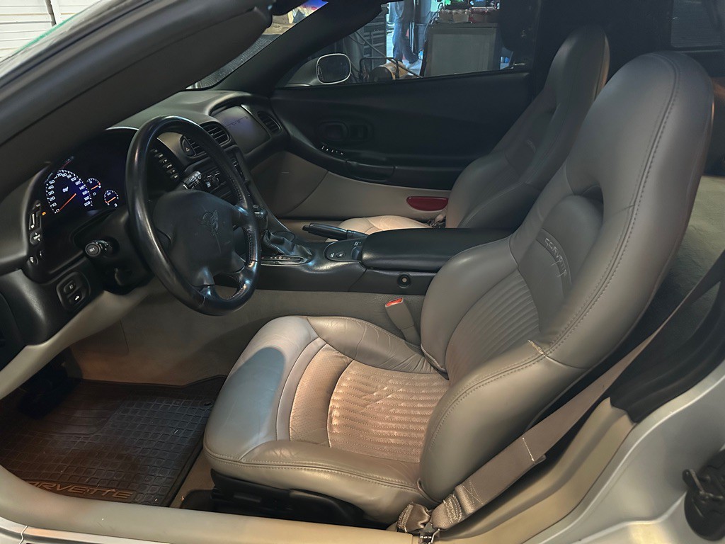 2003 Chevrolet Corvette Image 11