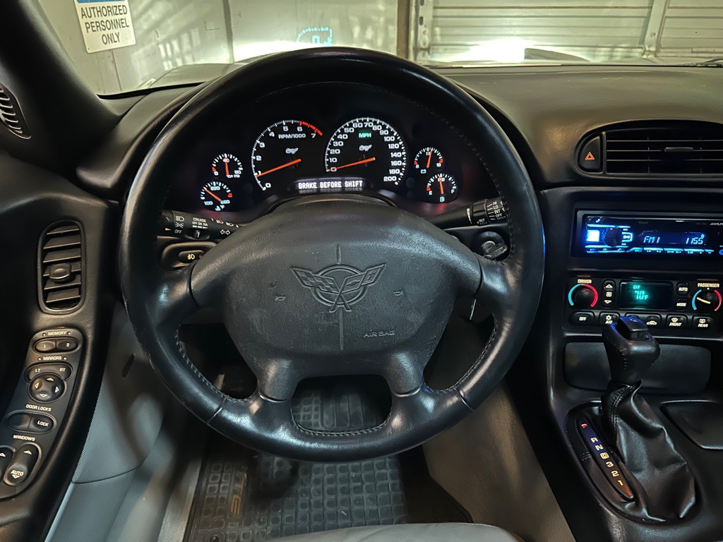 2003 Chevrolet Corvette Image 13