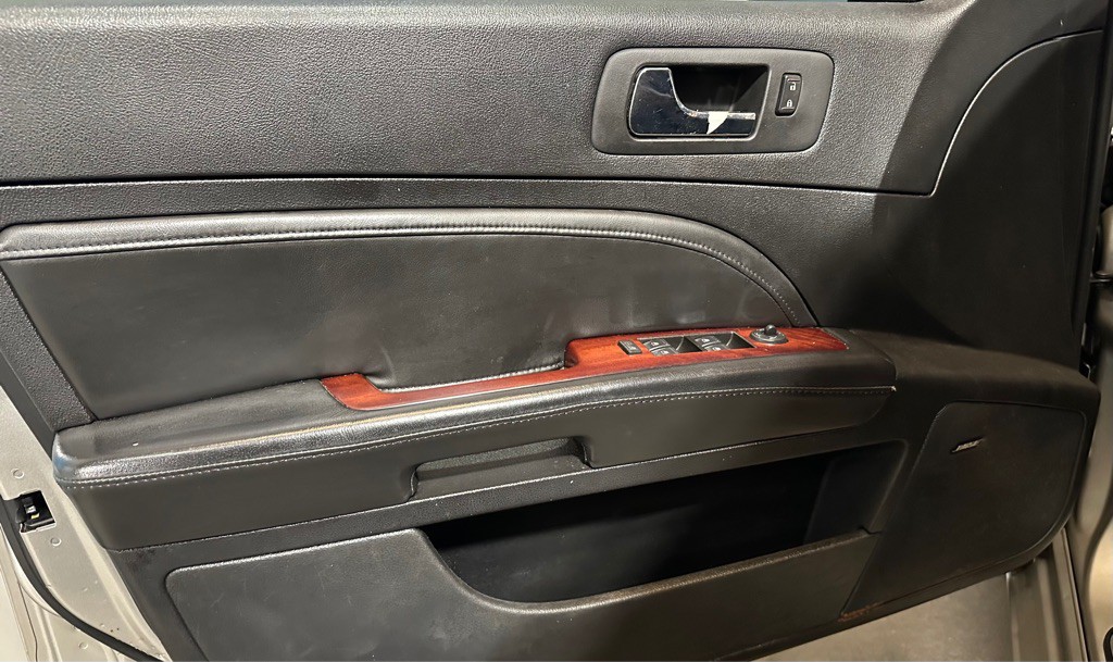 2007 Cadillac STS Image 9