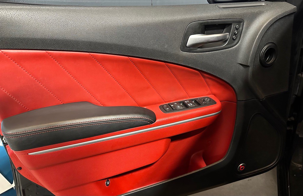 2017 Dodge Charger Image 9