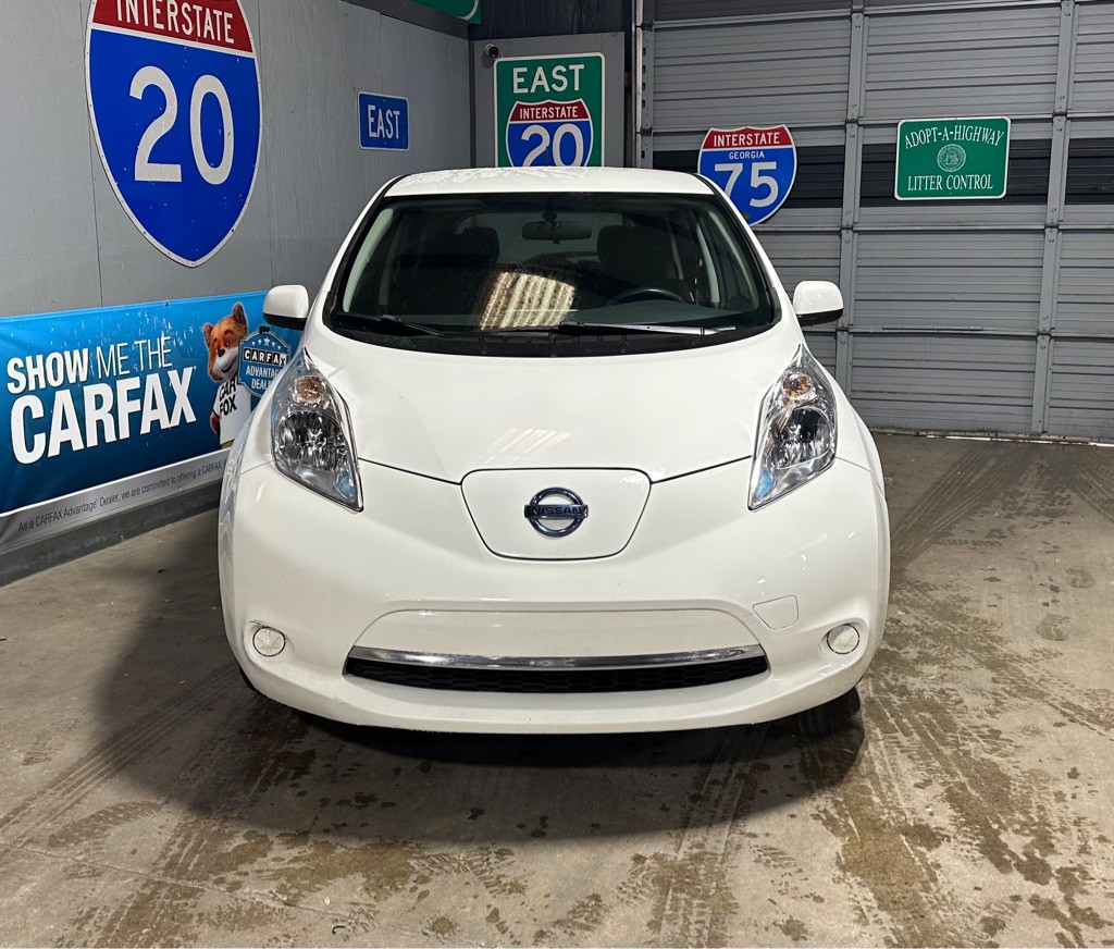 2015 Nissan Leaf Image 2