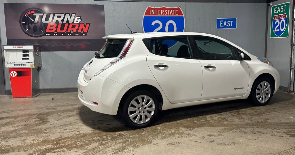 2015 Nissan Leaf Image 5