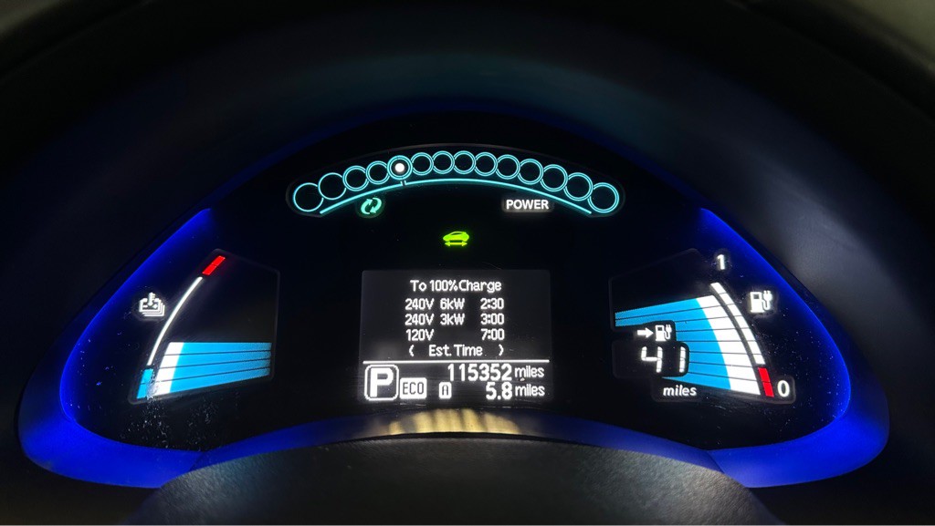 2015 Nissan Leaf Image 11