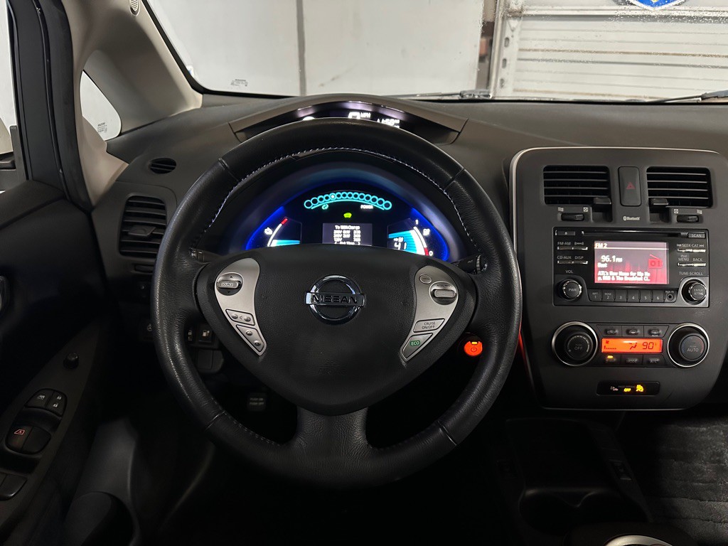 2015 Nissan Leaf Image 12