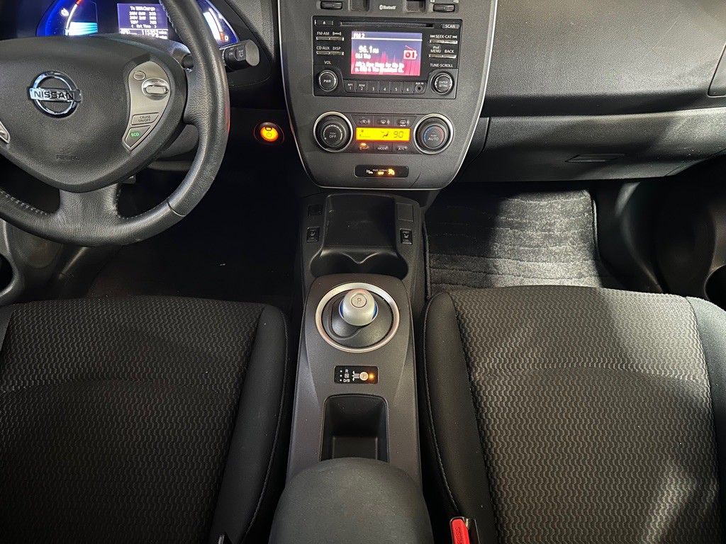 2015 Nissan Leaf Image 14