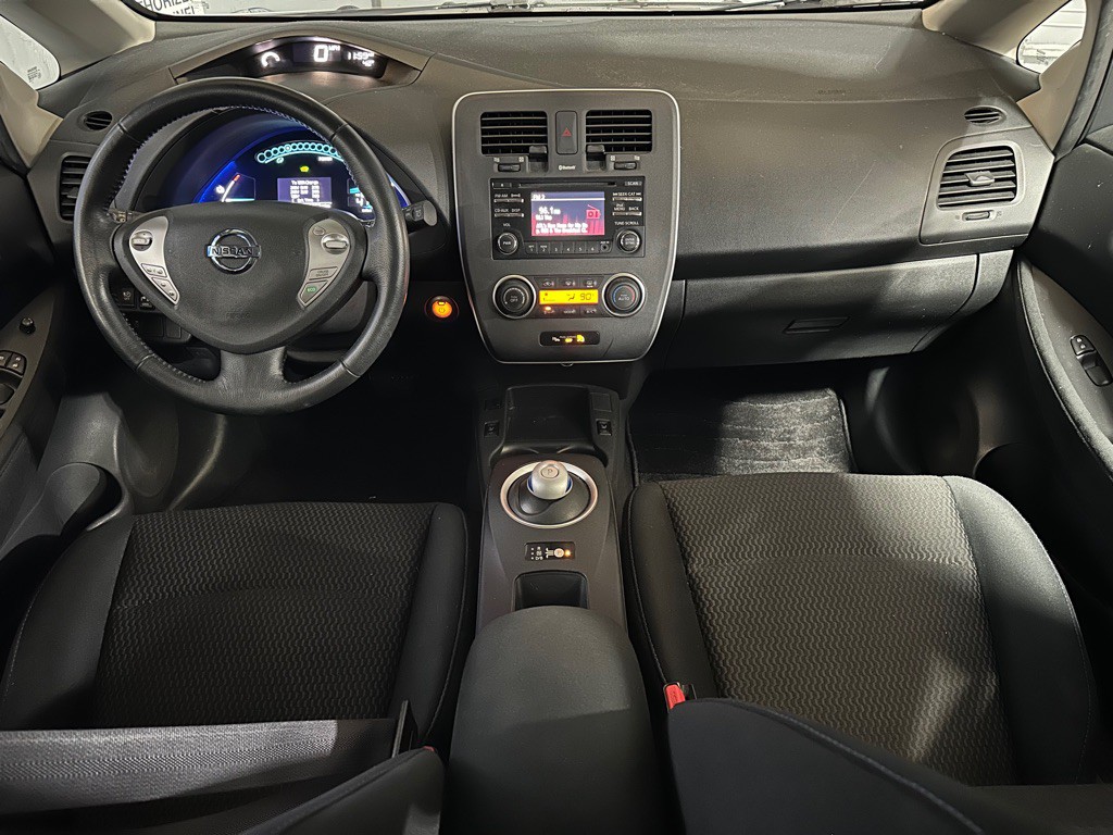 2015 Nissan Leaf Image 15