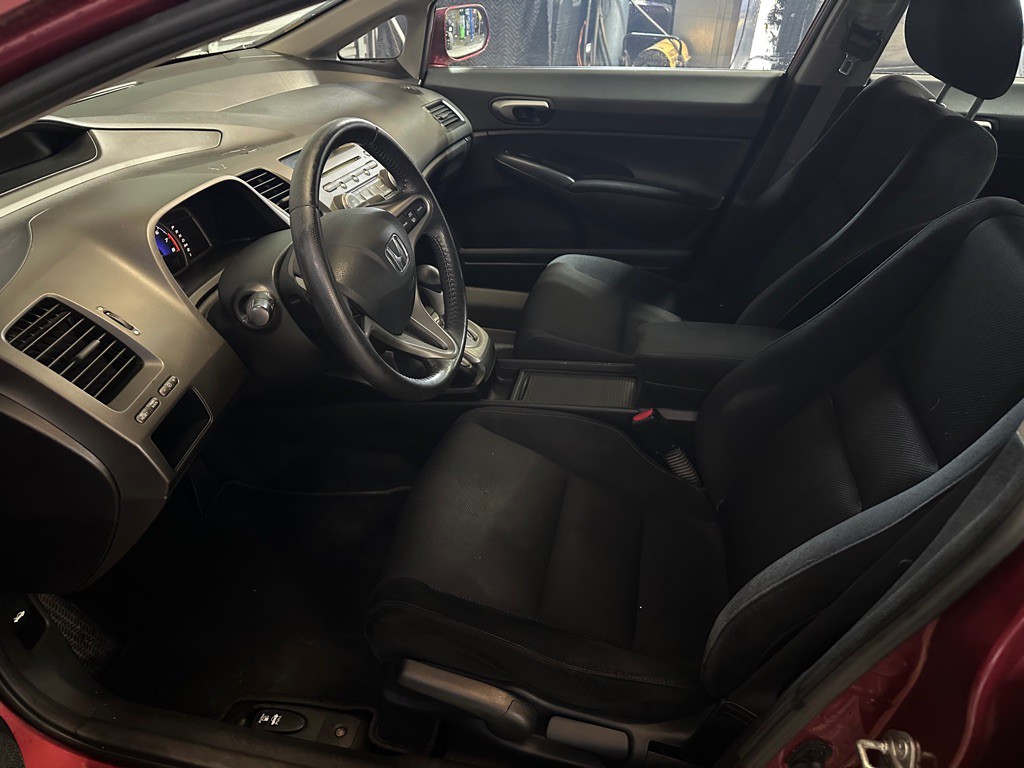 2011 Honda Civic Image 10