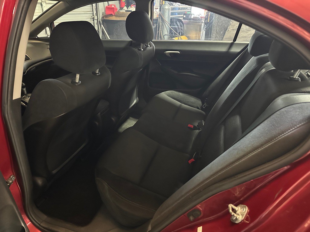 2011 Honda Civic Image 18