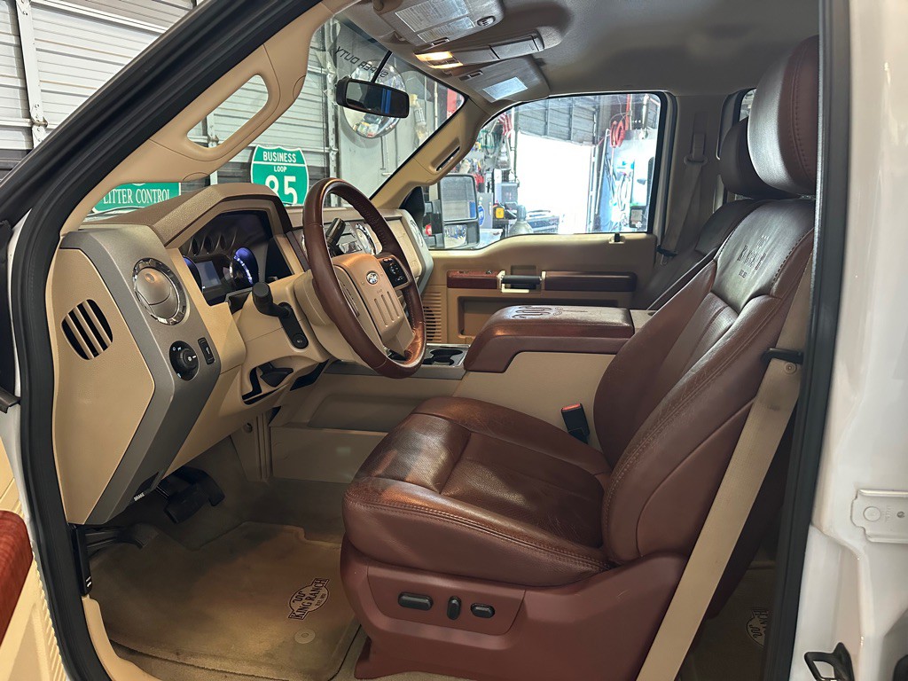 2011 Ford F-250 Image 9