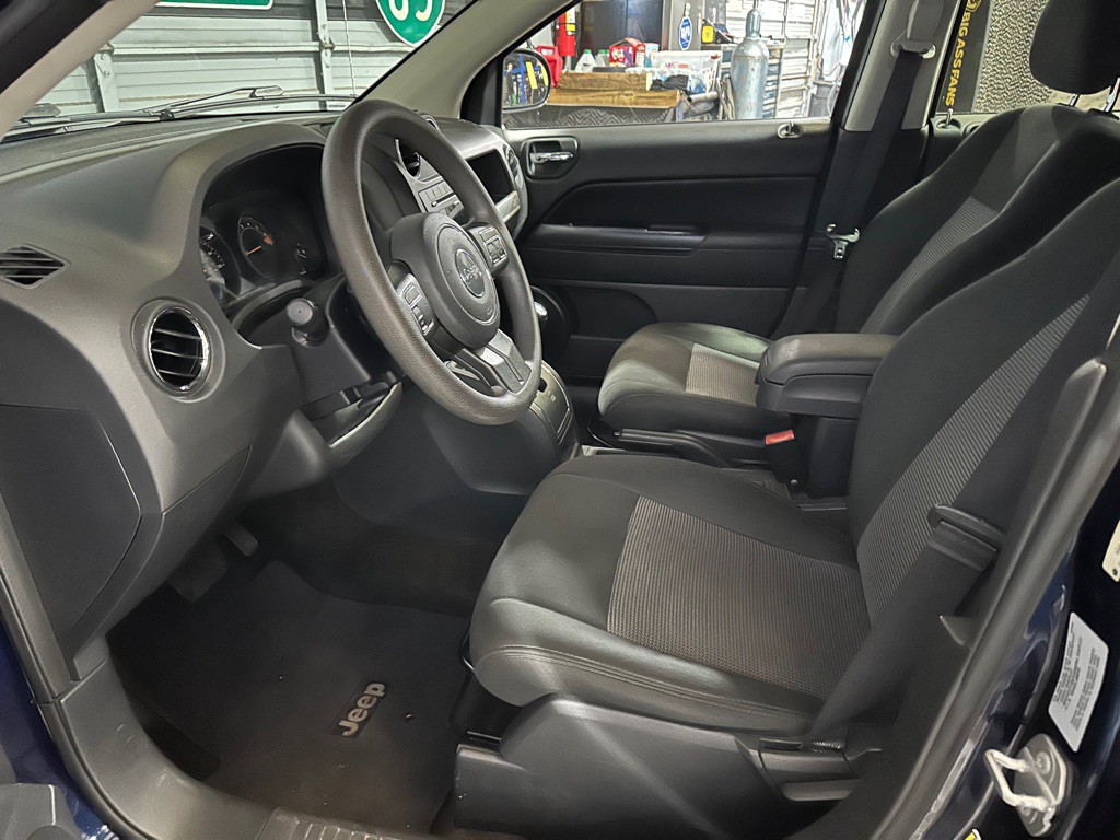 2015 Jeep Compass Image 10