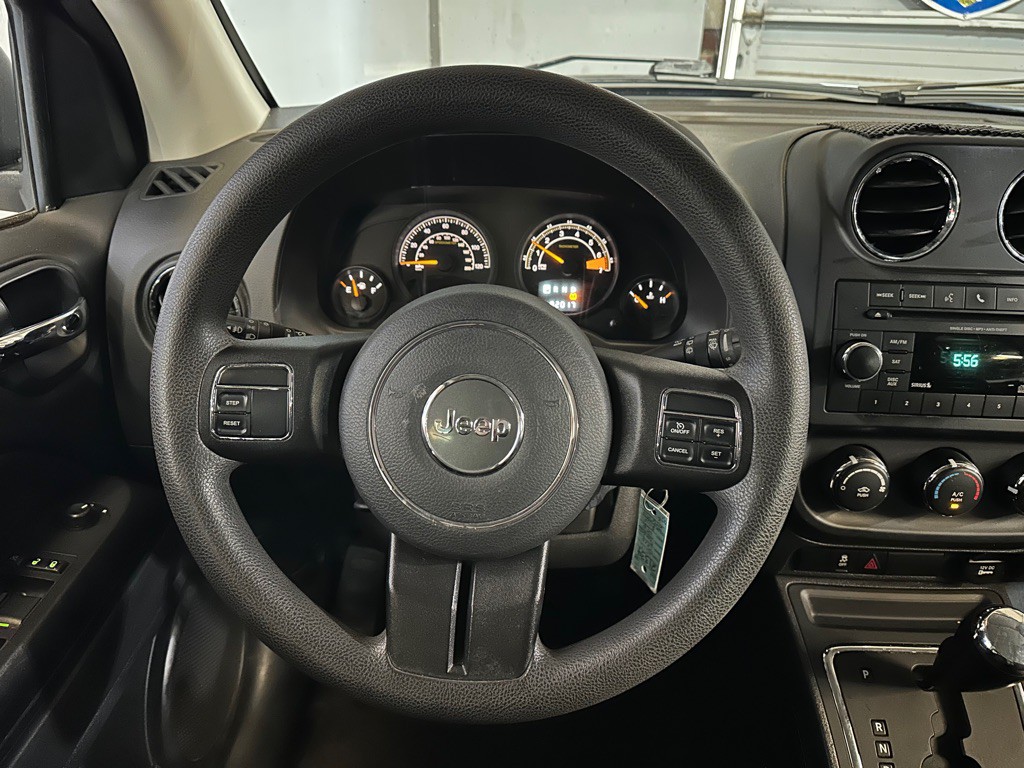 2015 Jeep Compass Image 12