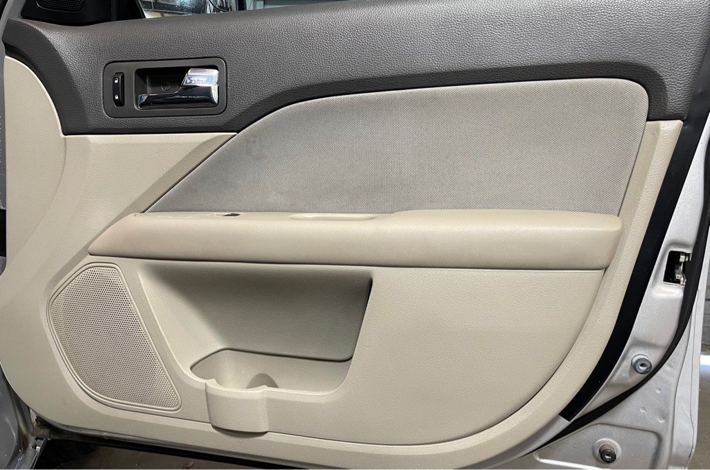 2012 Ford Fusion Image 16