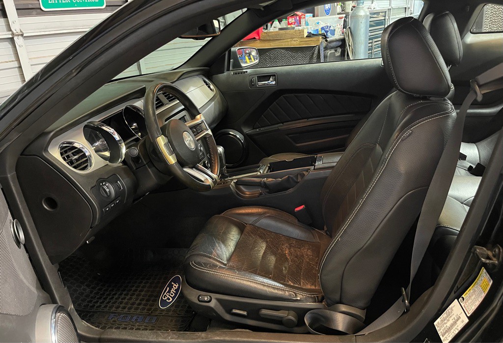 2011 Ford Mustang Image 10