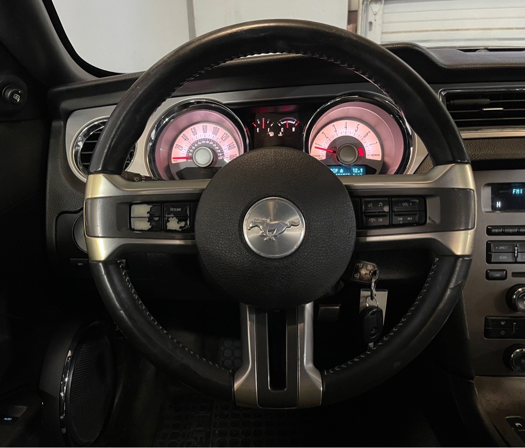 2011 Ford Mustang Image 12