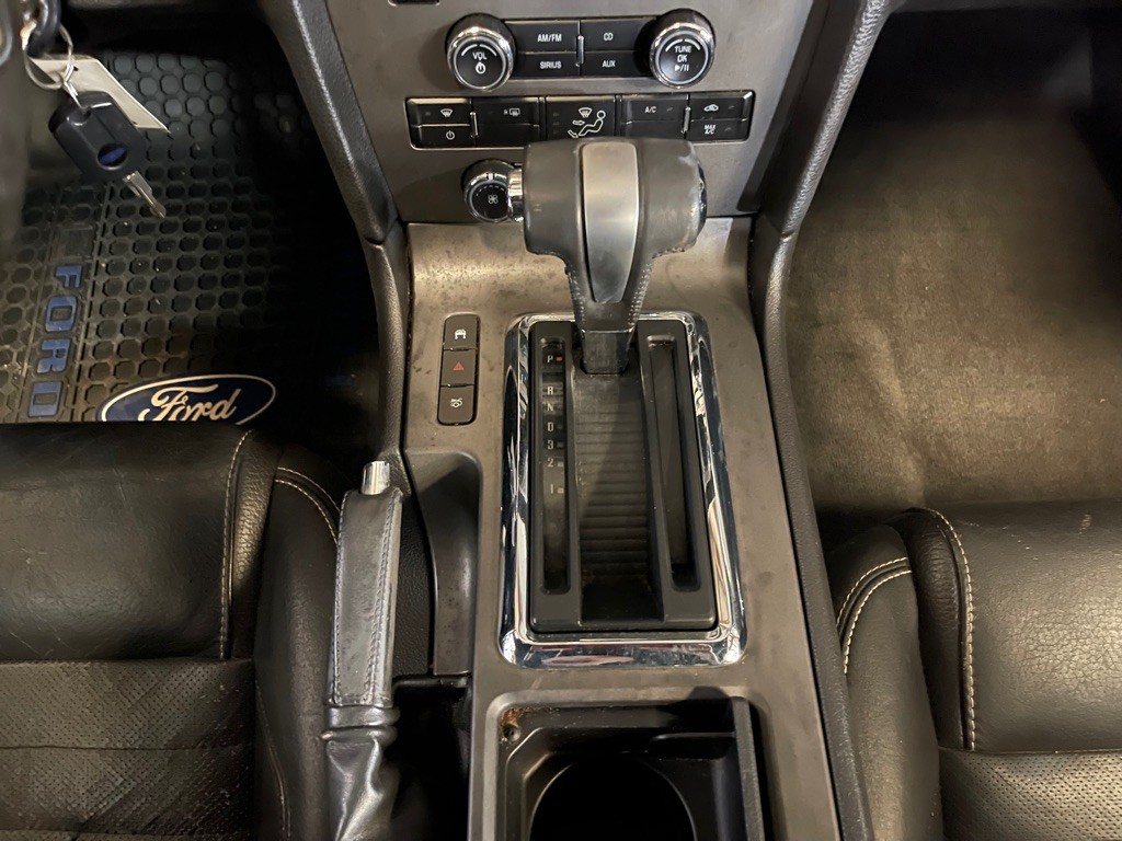 2011 Ford Mustang Image 14