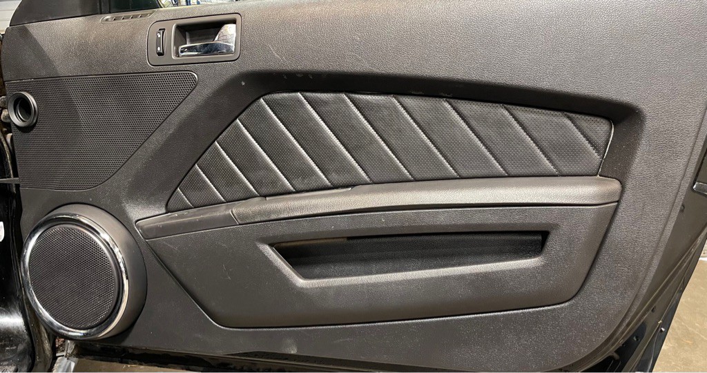 2011 Ford Mustang Image 16