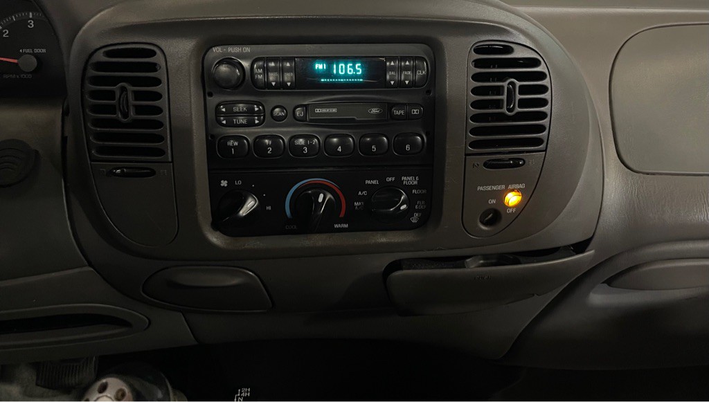 1997 Ford F-150 Image 12