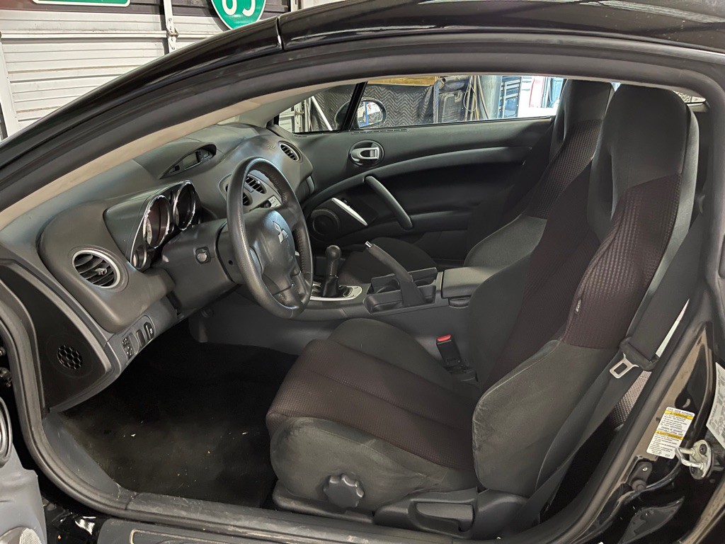 2012 Mitsubishi Eclipse Image 10