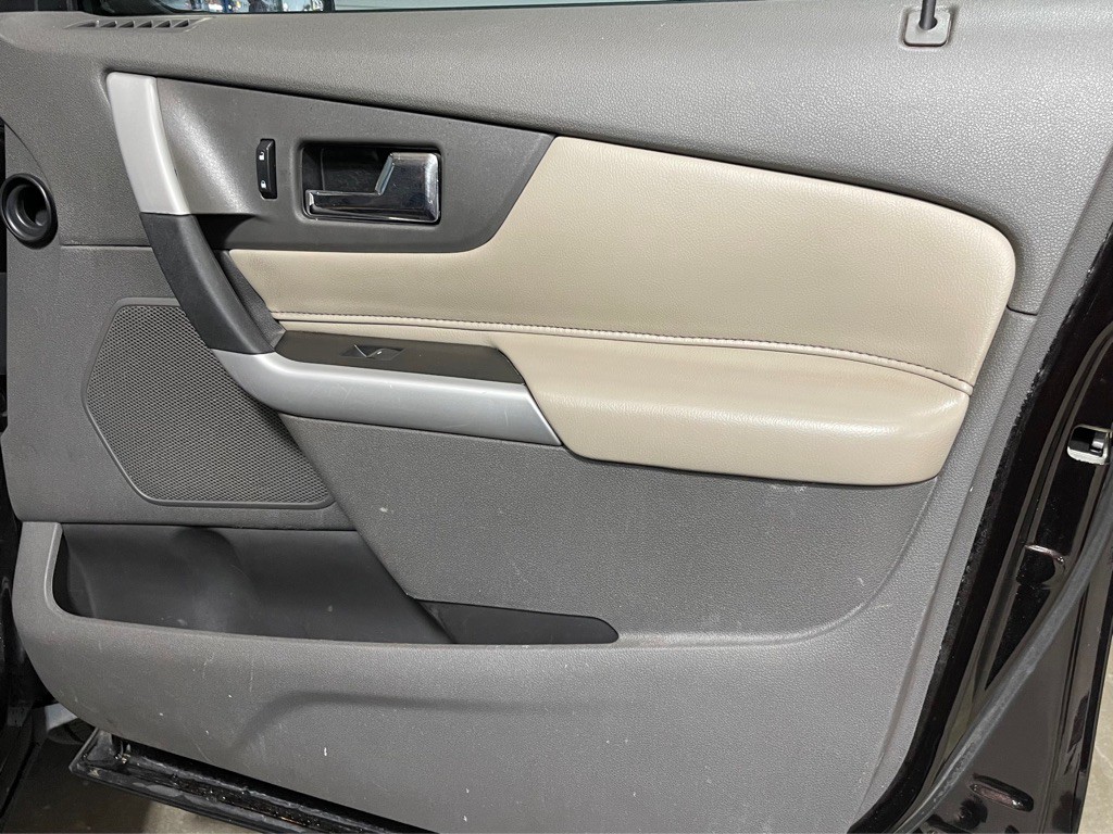 2014 Ford Edge Image 16