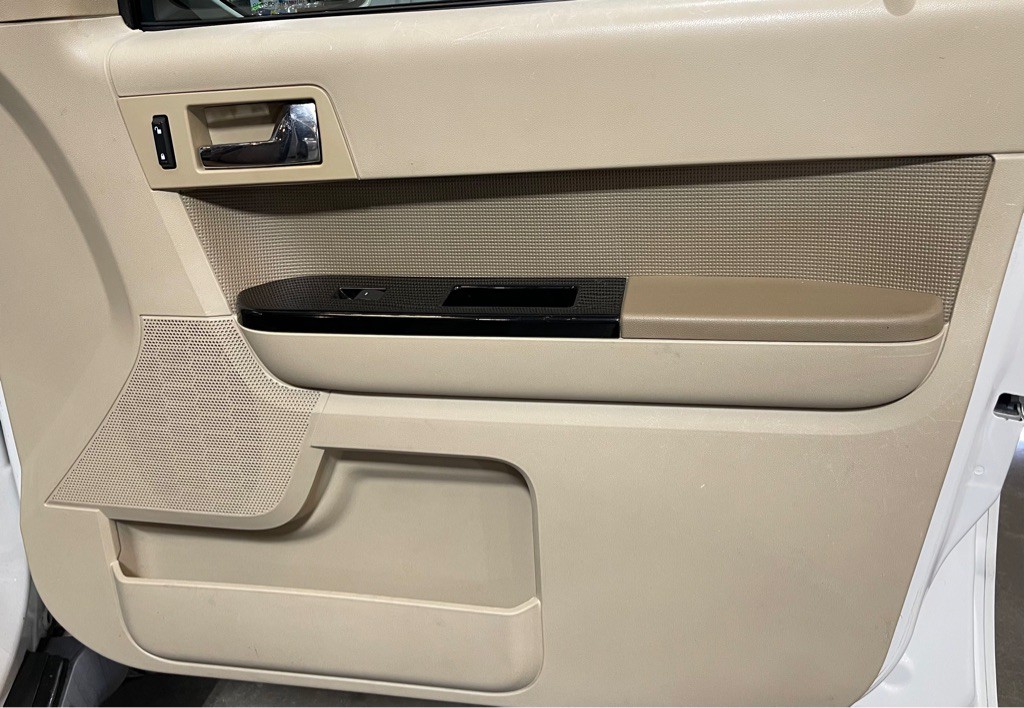 2010 Ford Escape Image 16