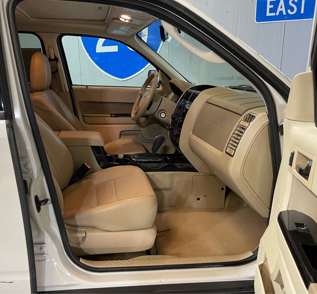 2010 Ford Escape Image 17