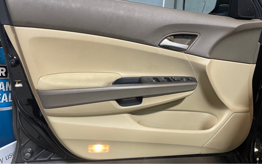 2009 Honda Accord Image 9