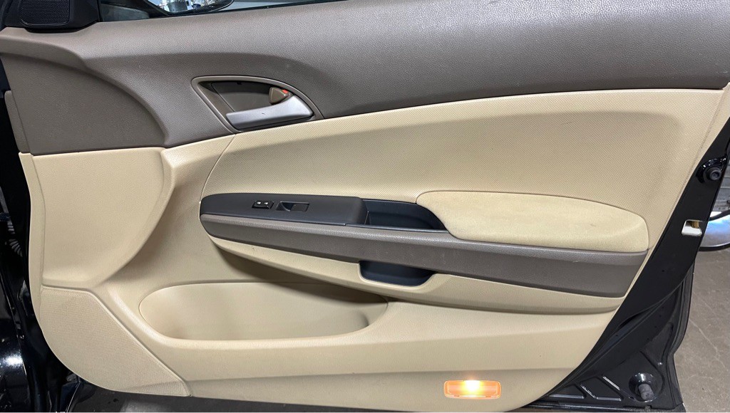 2009 Honda Accord Image 16