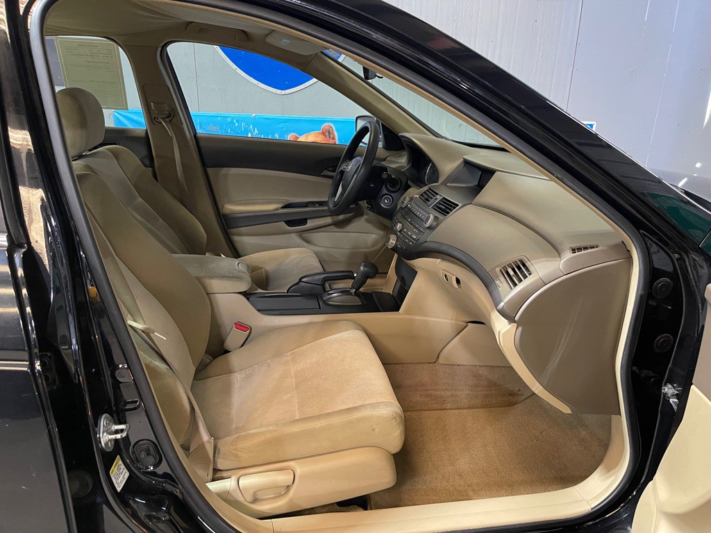 2009 Honda Accord Image 17