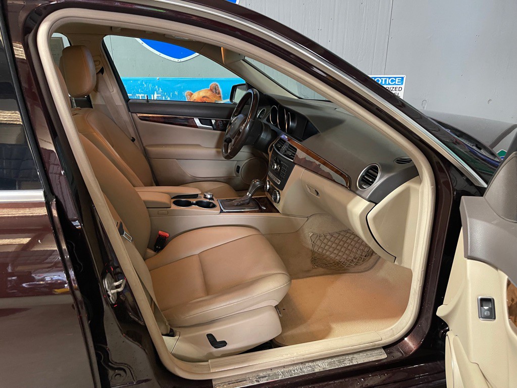 2012 Mercedes-Benz C-Class Image 17