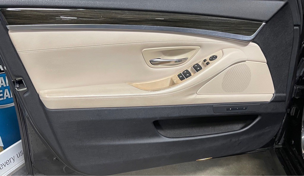 2014 BMW 5 Series Image 9