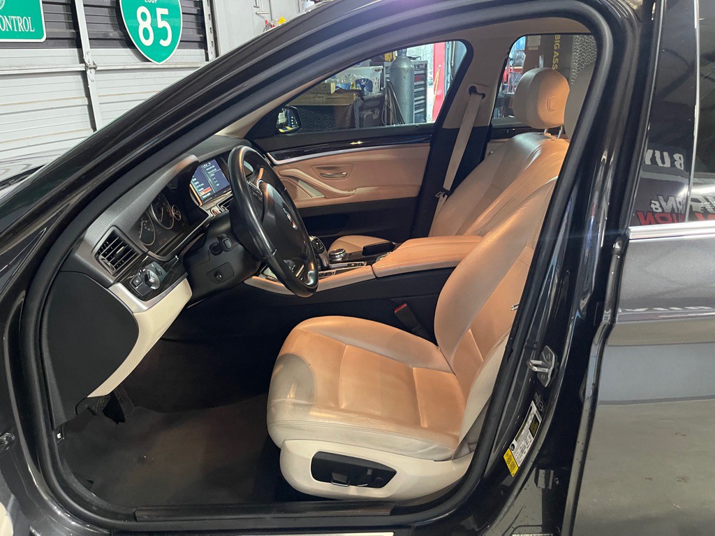 2014 BMW 5 Series Image 10