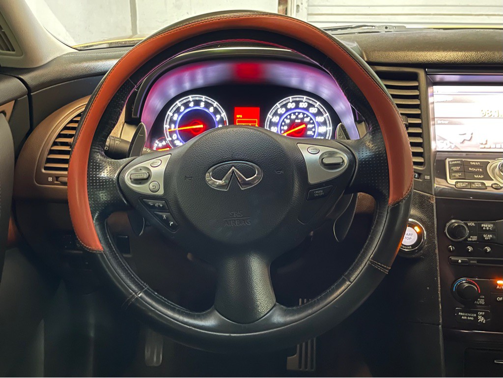 2009 INFINITI FX35 Image 11