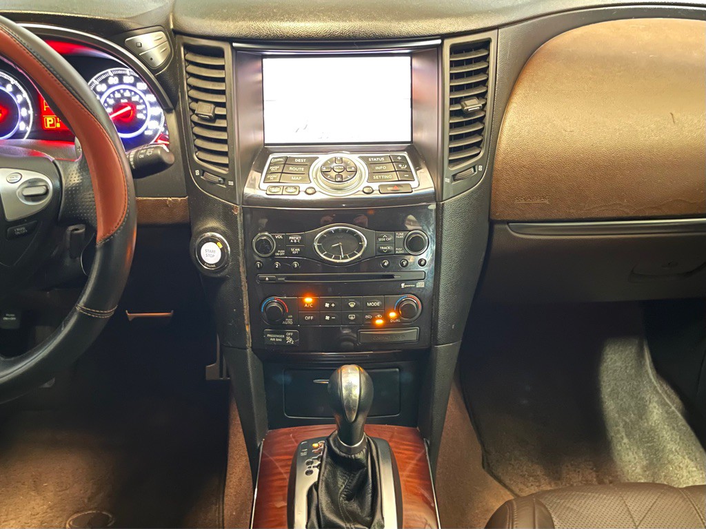 2009 INFINITI FX35 Image 12