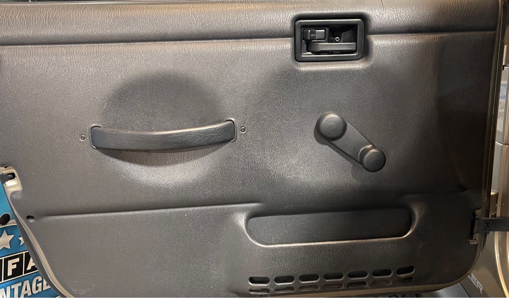 2003 Jeep Wrangler Image 9