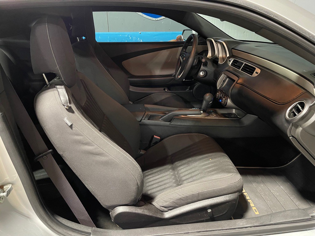 2015 Chevrolet Camaro Image 16