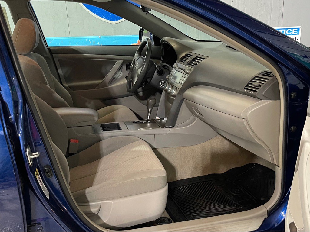 2009 Toyota Camry Image 16