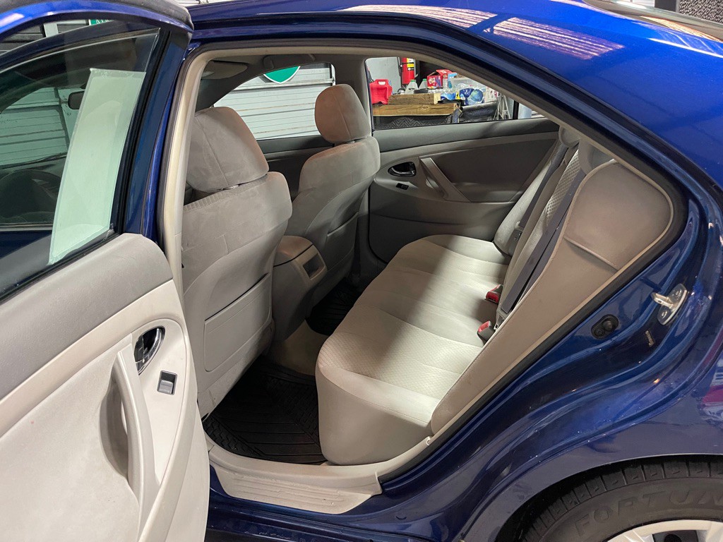 2009 Toyota Camry Image 17