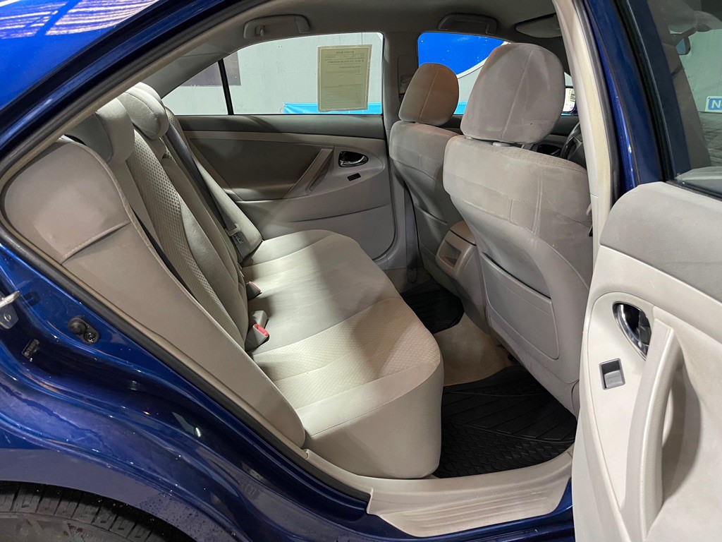2009 Toyota Camry Image 18