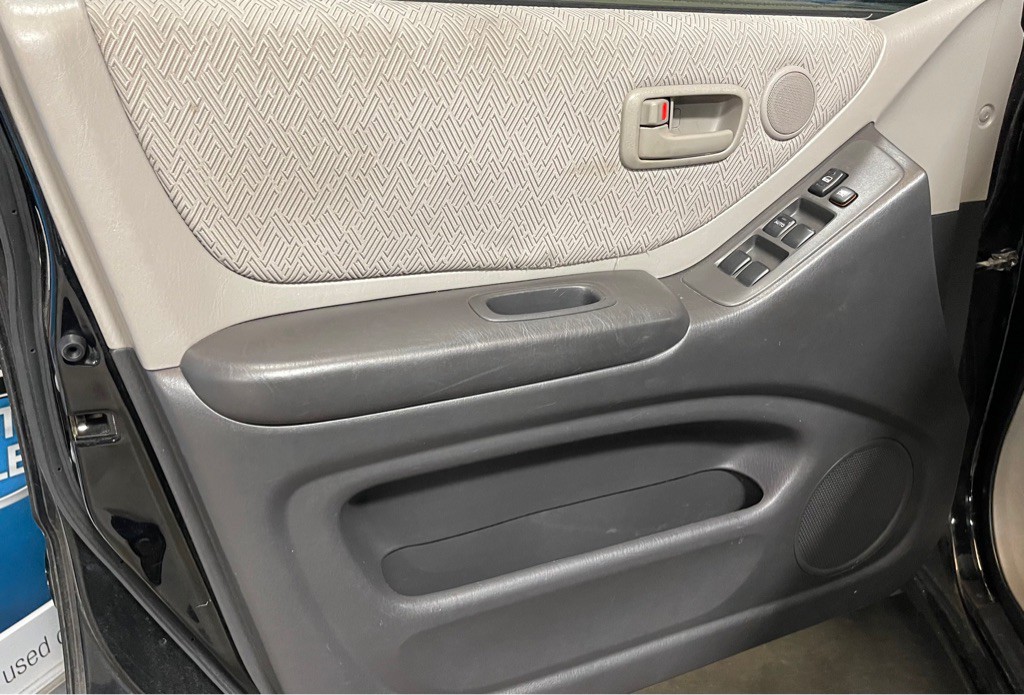 2003 Toyota Highlander Image 9