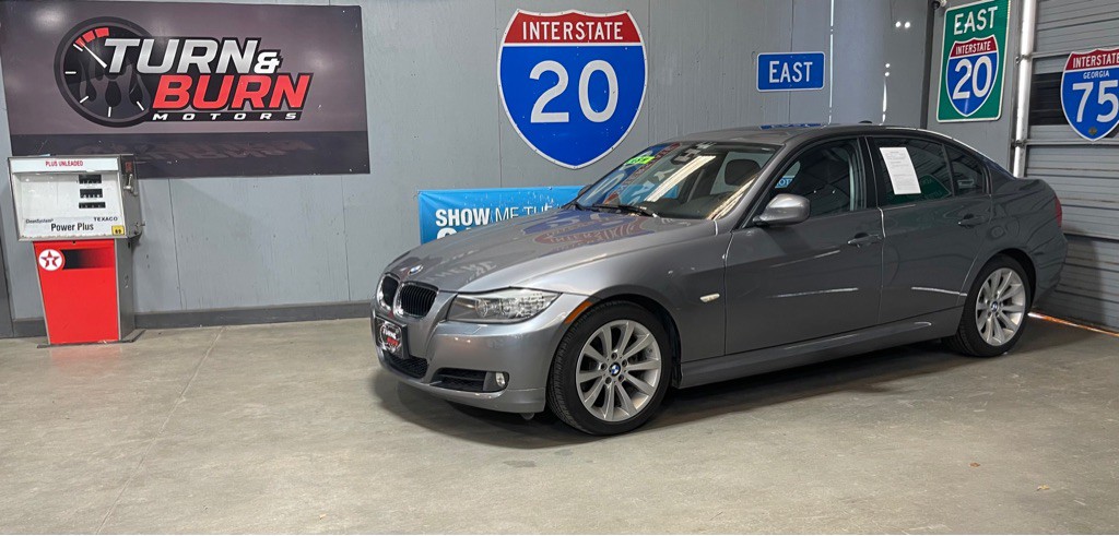 2011 BMW 3 Series Image 3