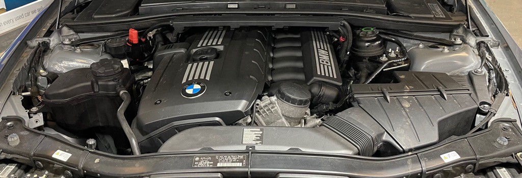 2011 BMW 3 Series Image 8