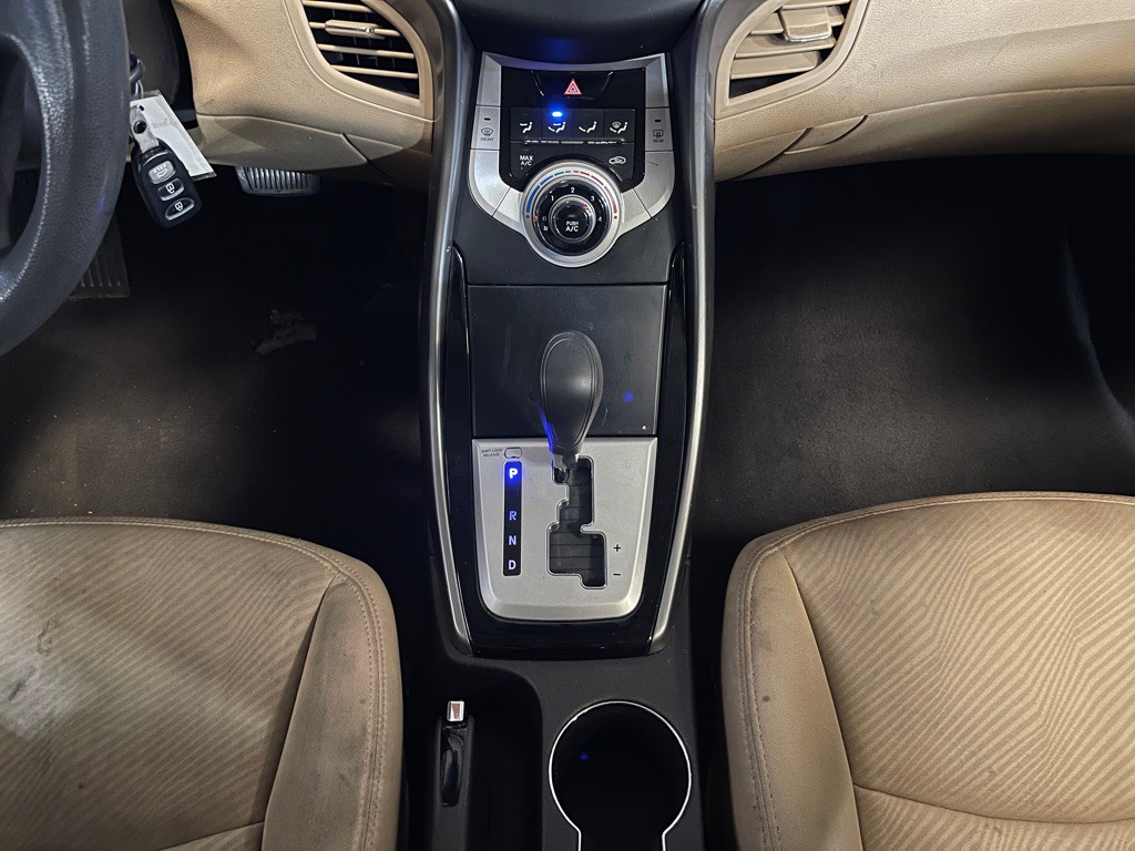 2012 Hyundai Elantra Image 14