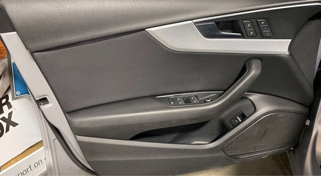 2017 Audi A4 Image 9