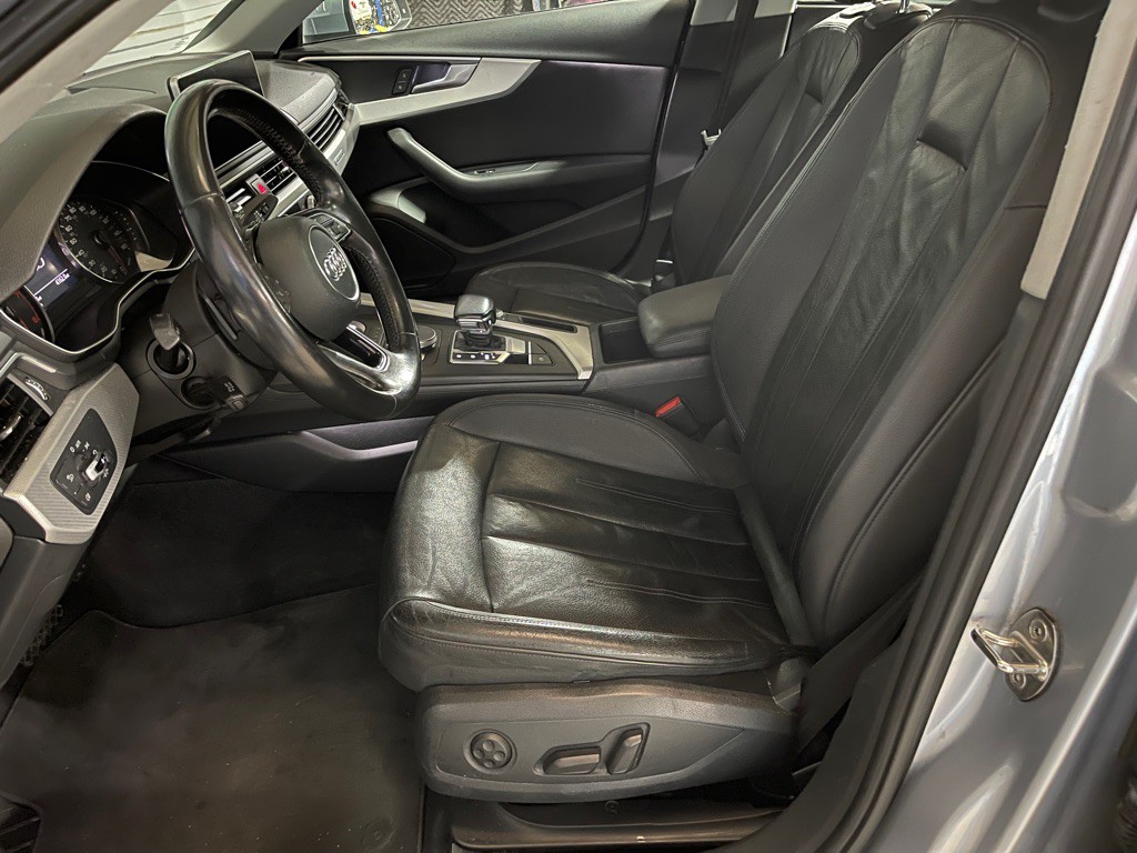2017 Audi A4 Image 10
