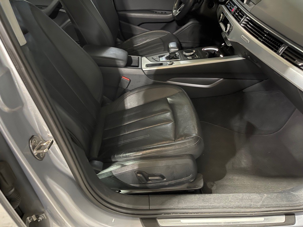 2017 Audi A4 Image 17