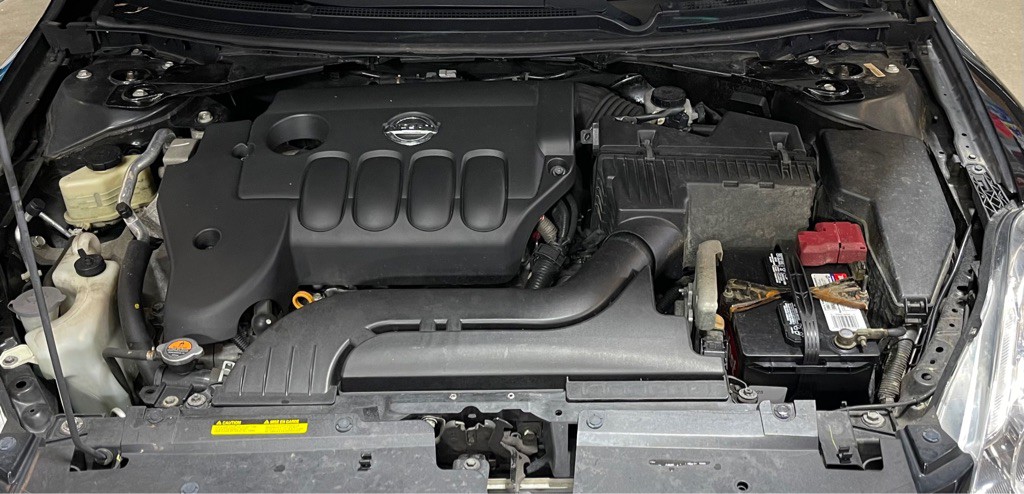 2010 Nissan Altima Image 8