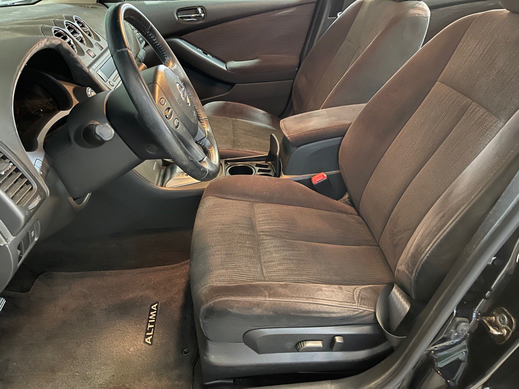 2010 Nissan Altima Image 10