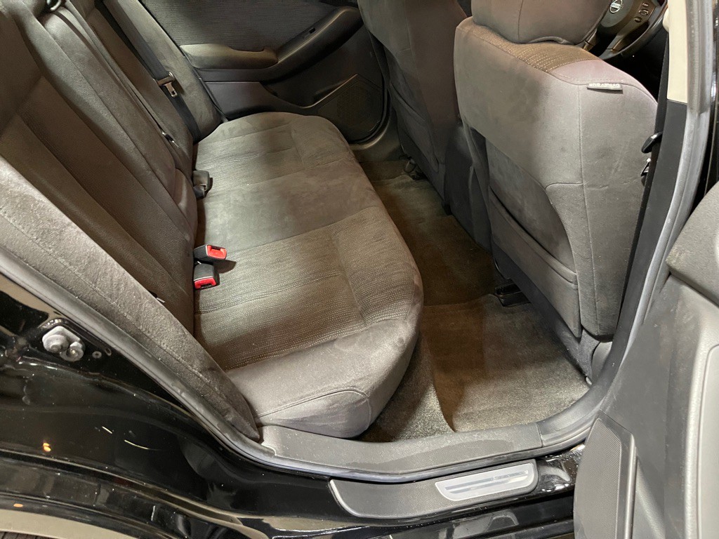 2010 Nissan Altima Image 19