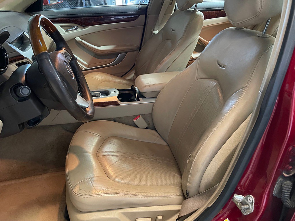 2010 Cadillac CTS Image 10