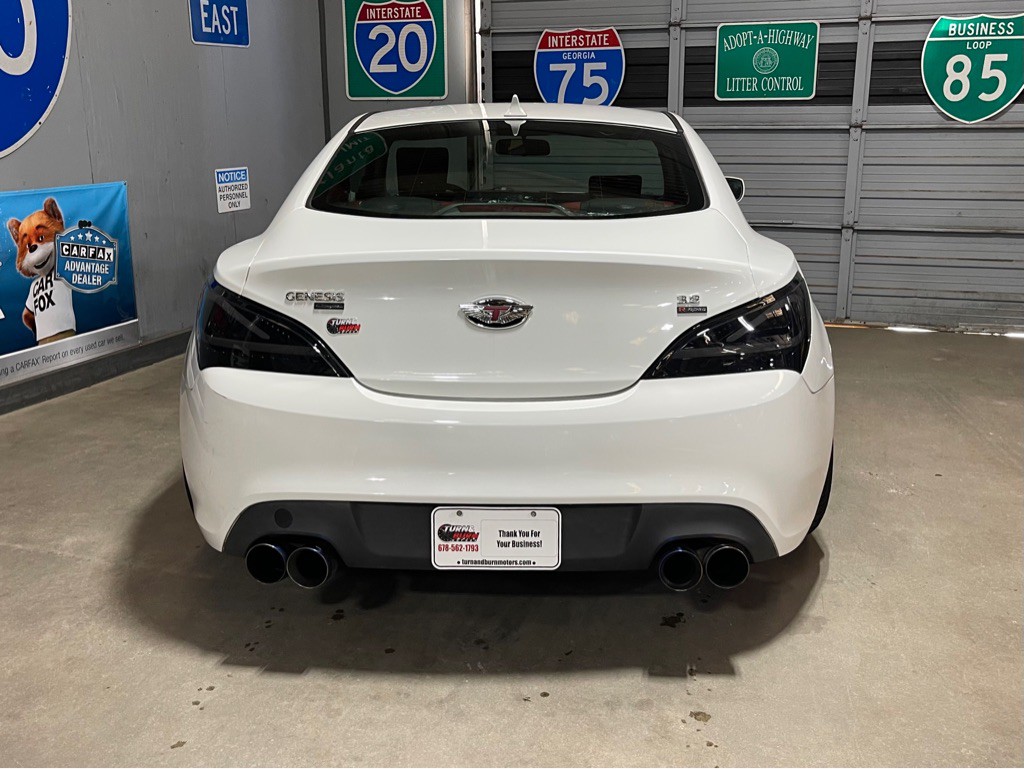 2011 Hyundai Genesis Image 6